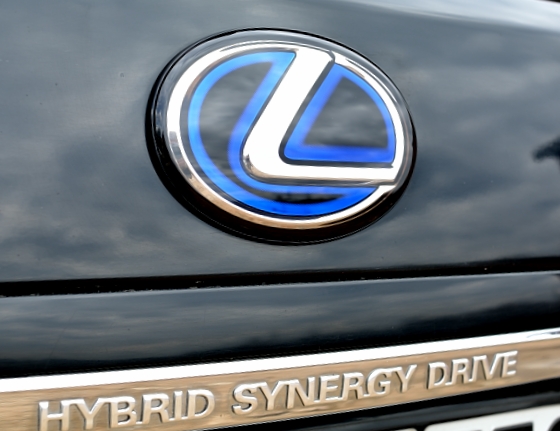 Эмблема Hybryd Lexus задняя рестайлинг